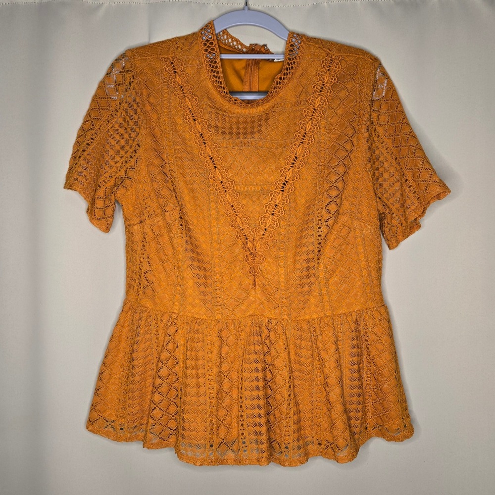 Sandy & Sid New York Lace‎ Peplum Top Short Sleeve Gold Size L